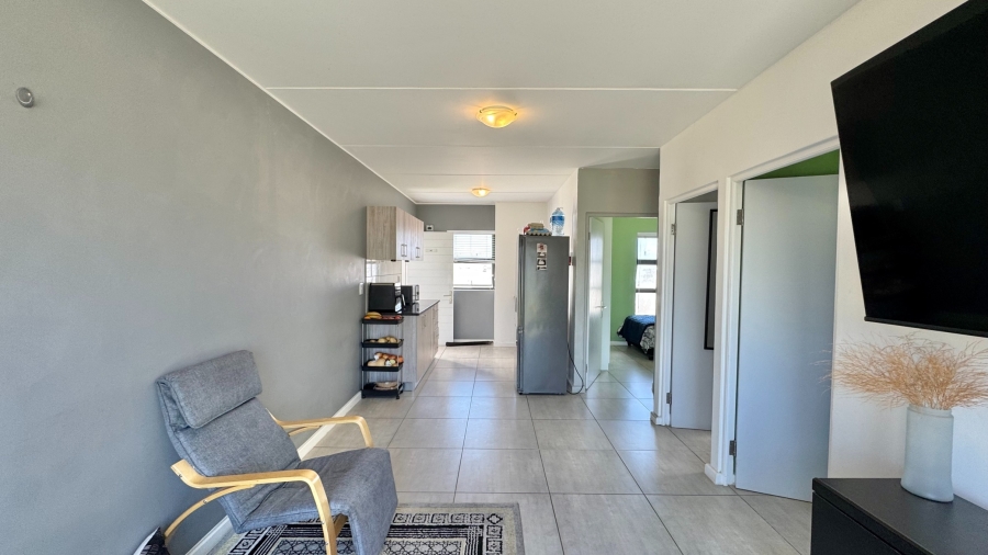 2 Bedroom Property for Sale in Aan de Wijnlanden Western Cape